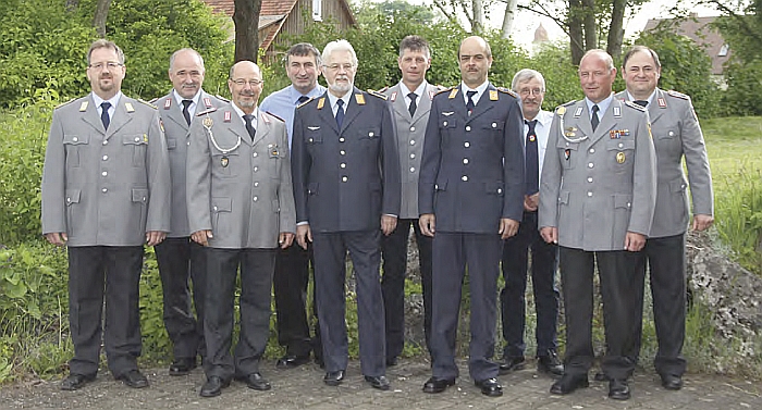 Reservisten_gruppenbild.jpg (20607 Byte) Reservisten_gruppenbild.jpg (20607 Byte)